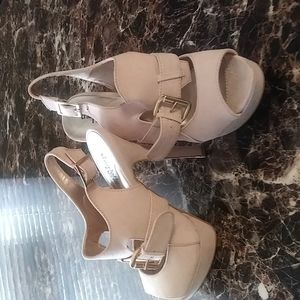 Women's high heel shoes